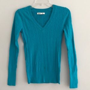 ⭐️3/$20 XS Old Navy cable knit sweater